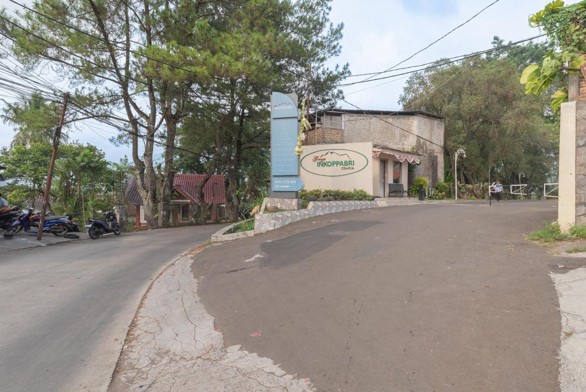 Urbanview Hotel Inkoppabri Cisarua Puncak מראה חיצוני תמונה